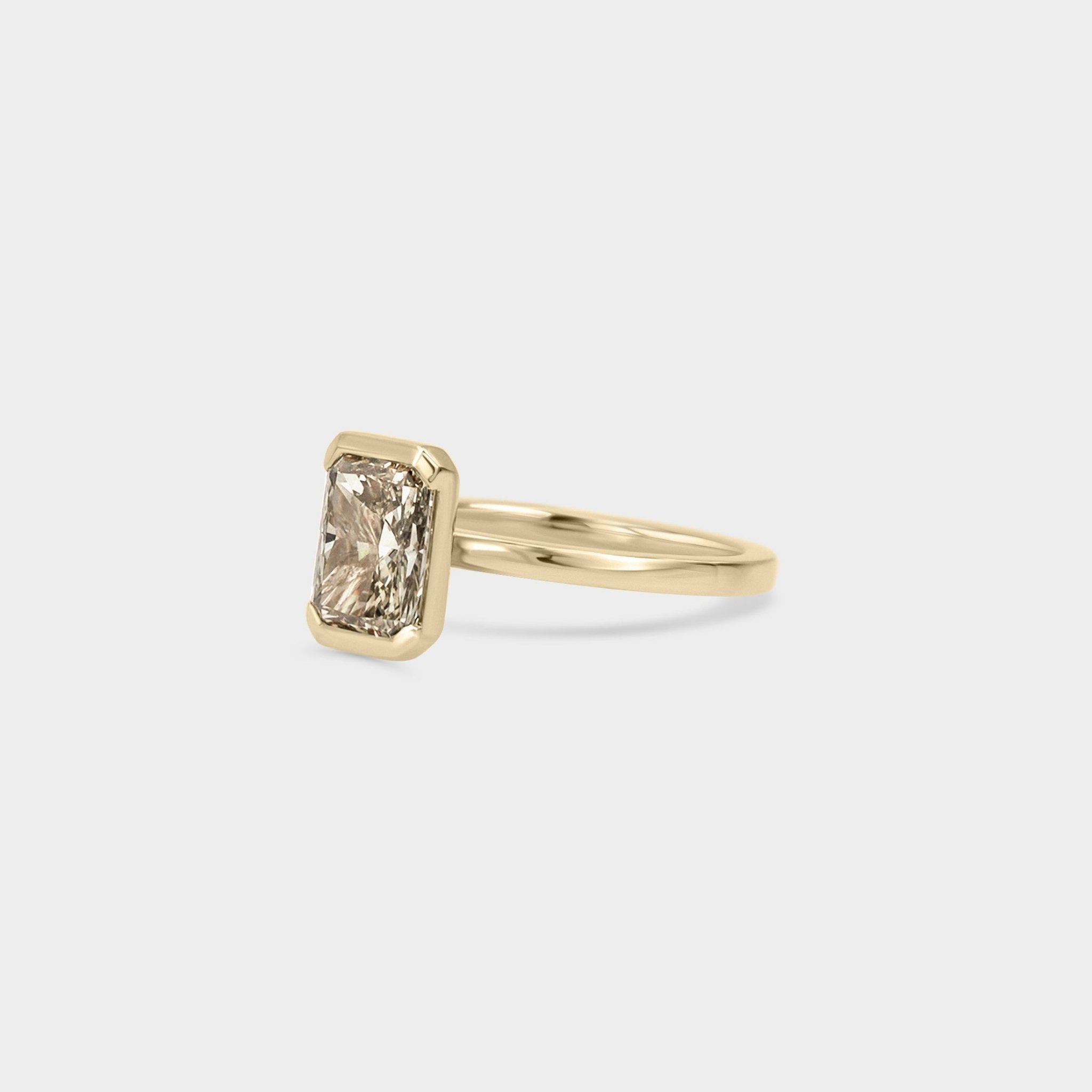 2.10ct Solitaire of Champagne Diamond - Laher -