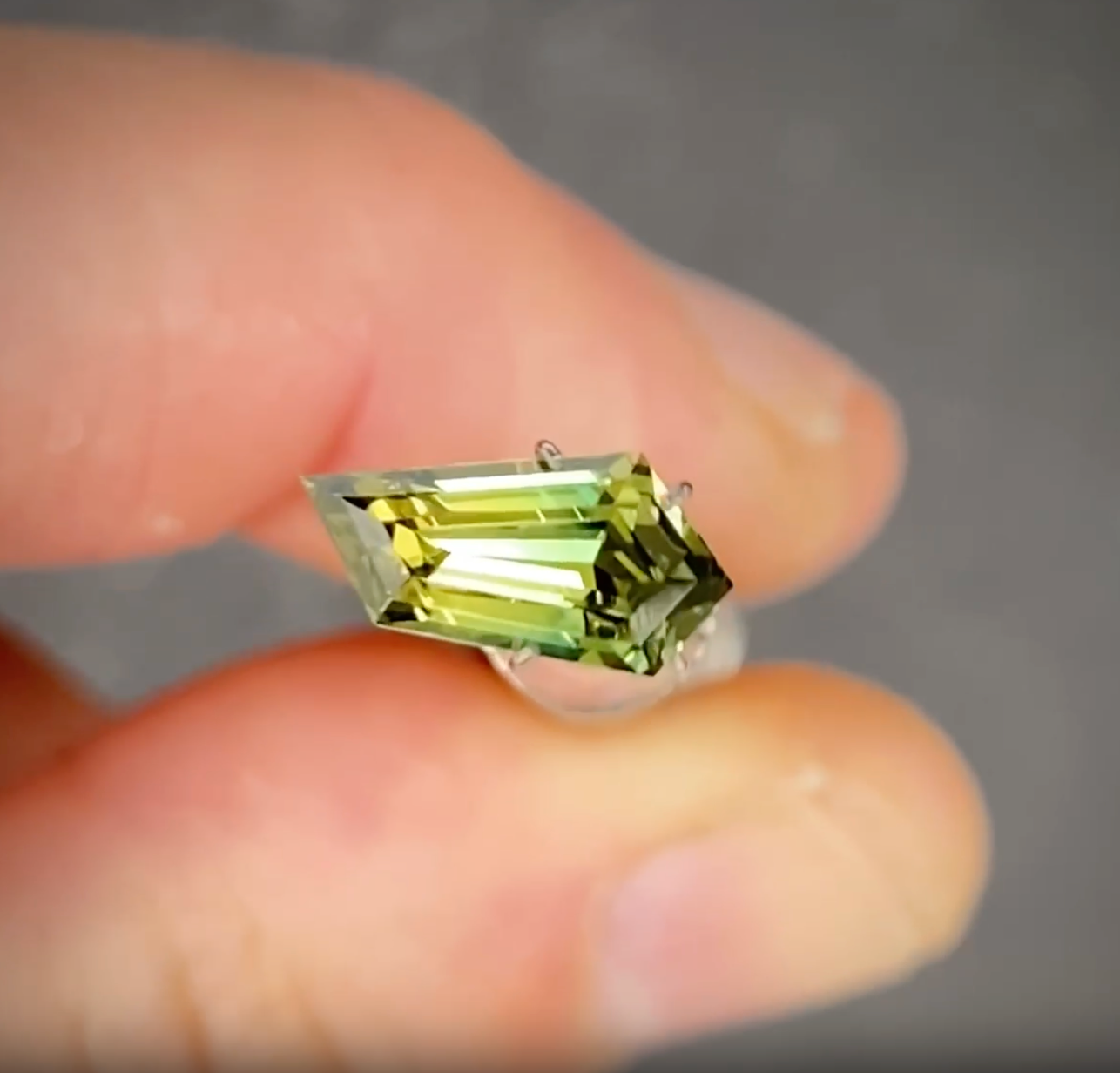 2.18ct Freeform Yellow/Green Parti Sapphire