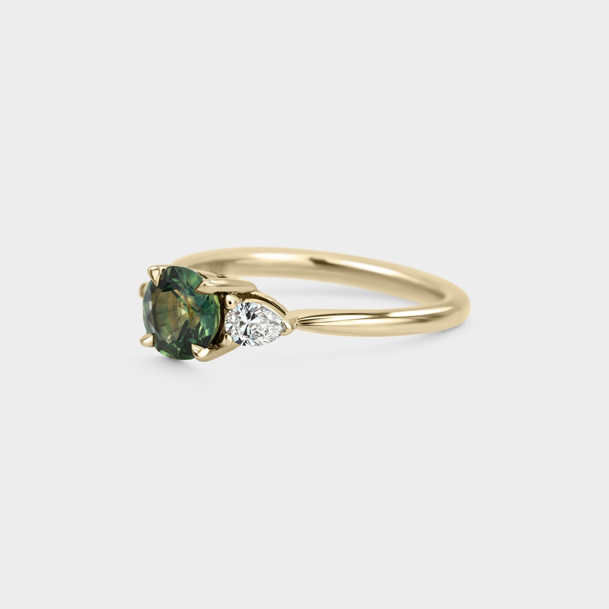 Three Stone of Sapphire & Diamond - Laher -