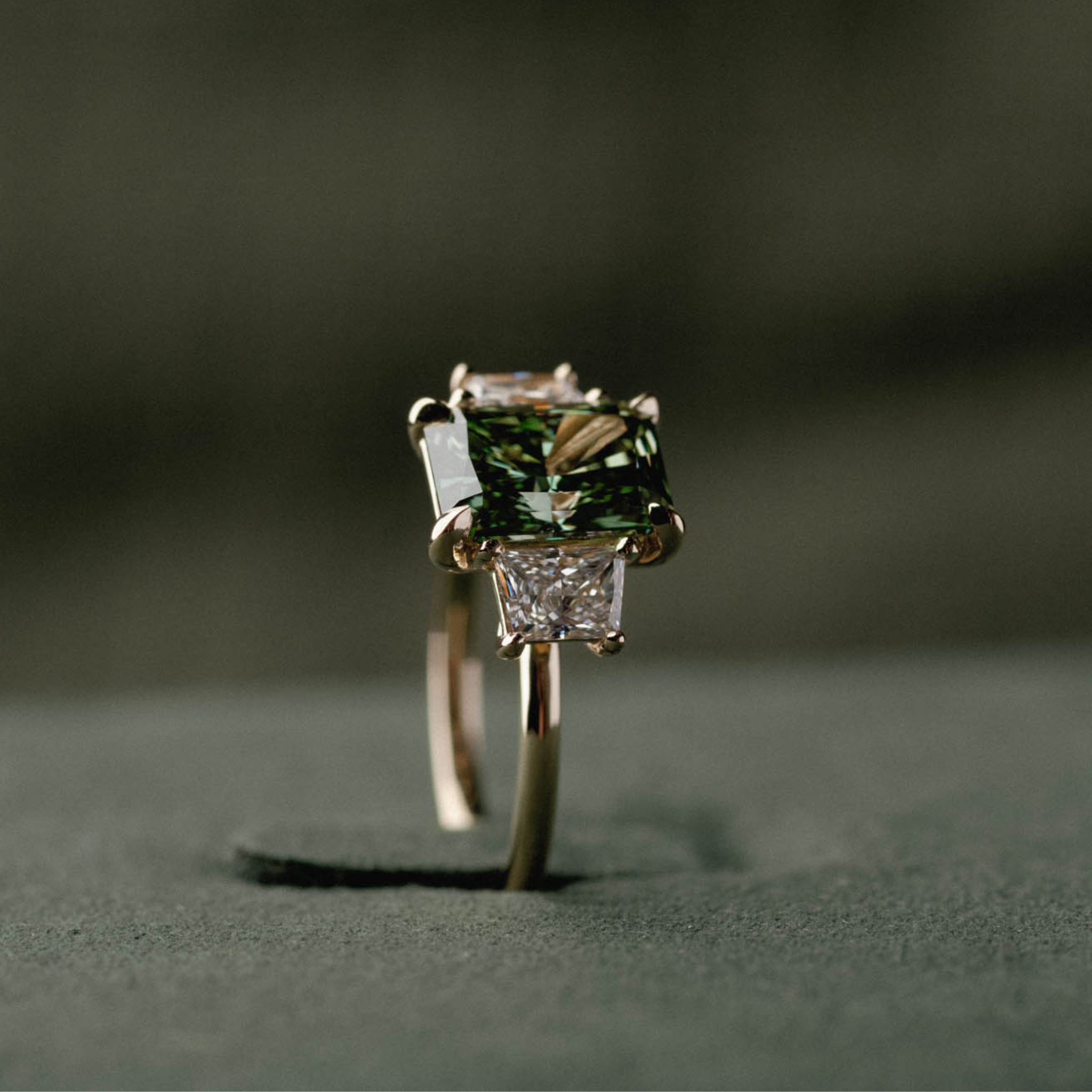 Choosing the Perfect Setting for Your Stone