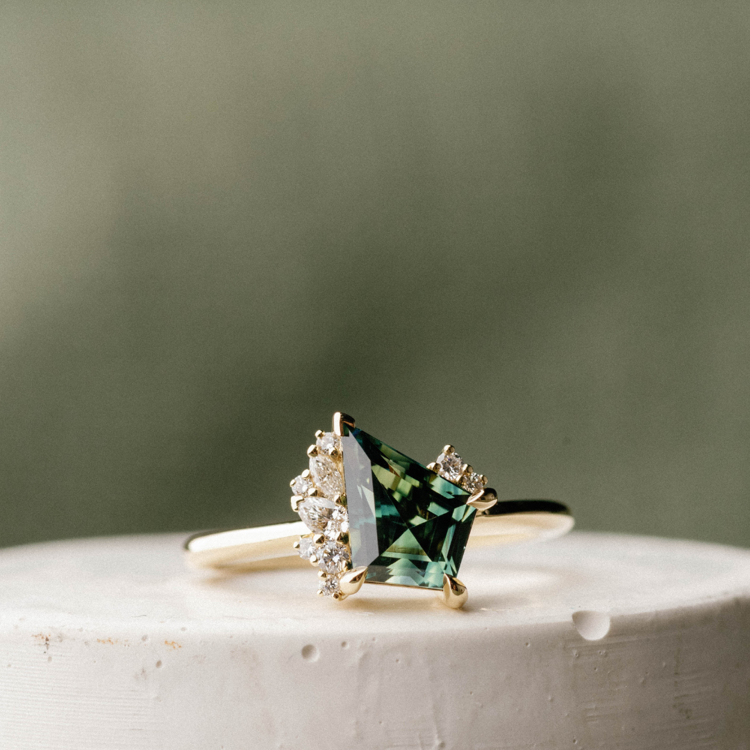 Asymmetrical Kite Cluster