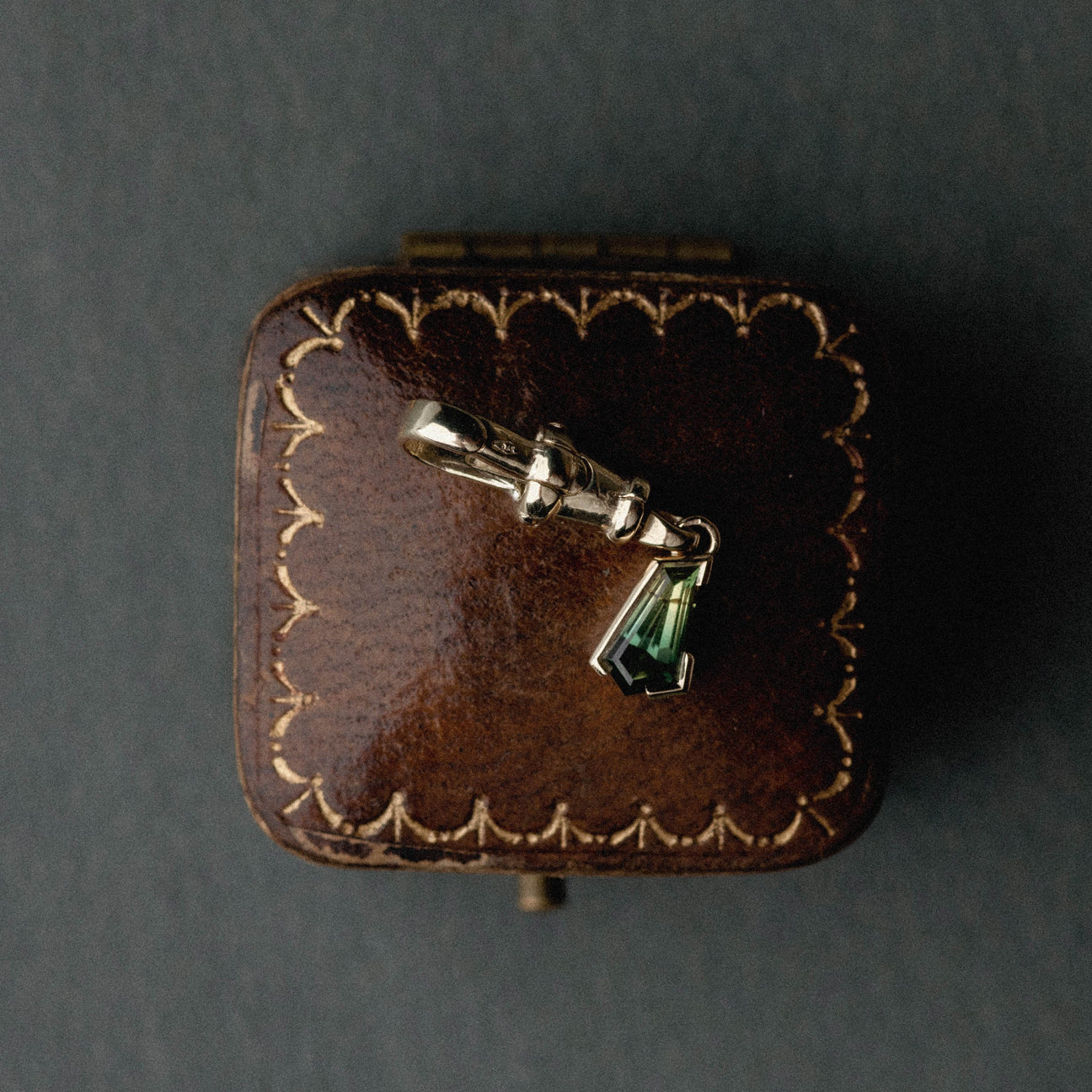 Freeform Sapphire Cuts – Celebrating the Stone’s Natural Shape