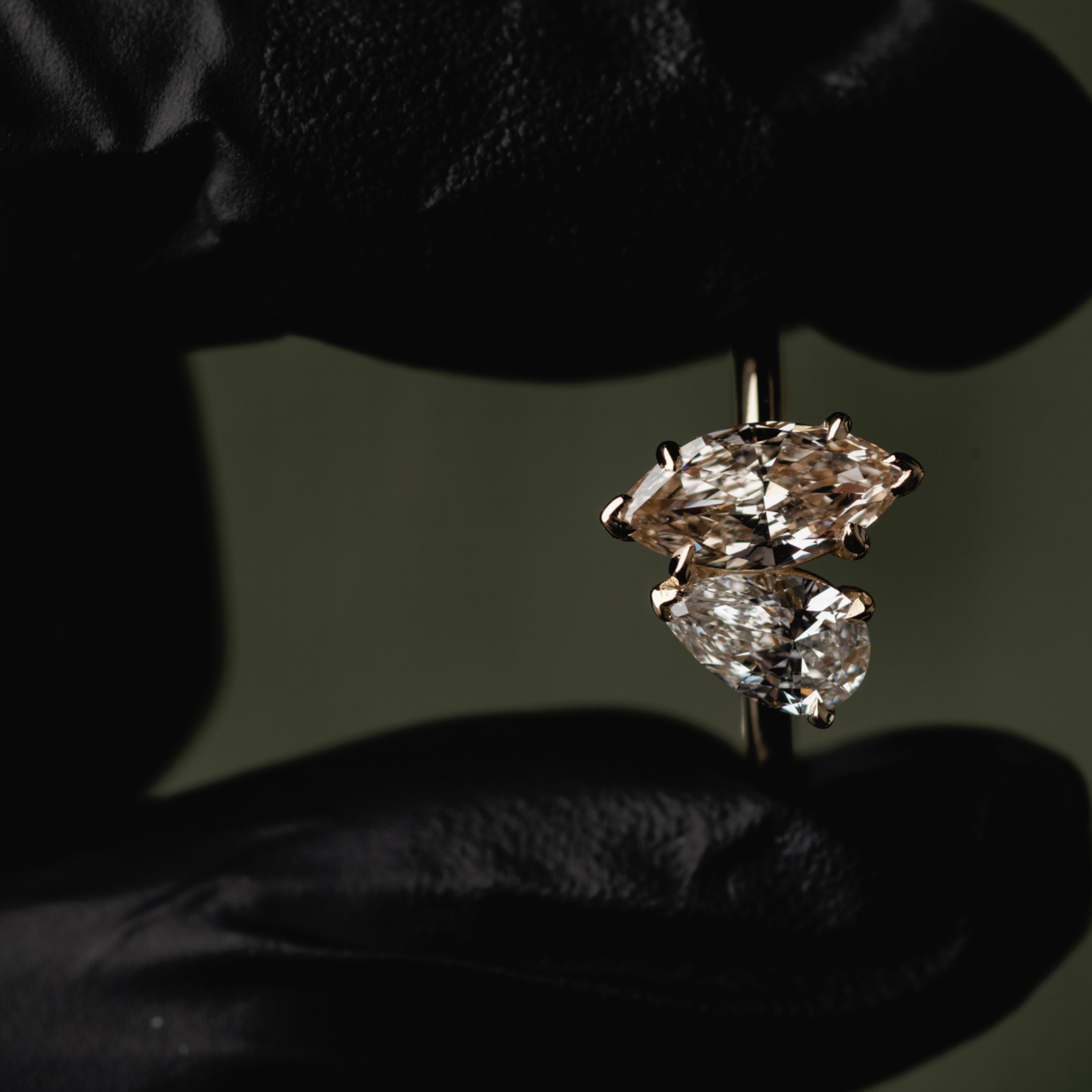 Toi Et Moi of Champagne & White Diamond