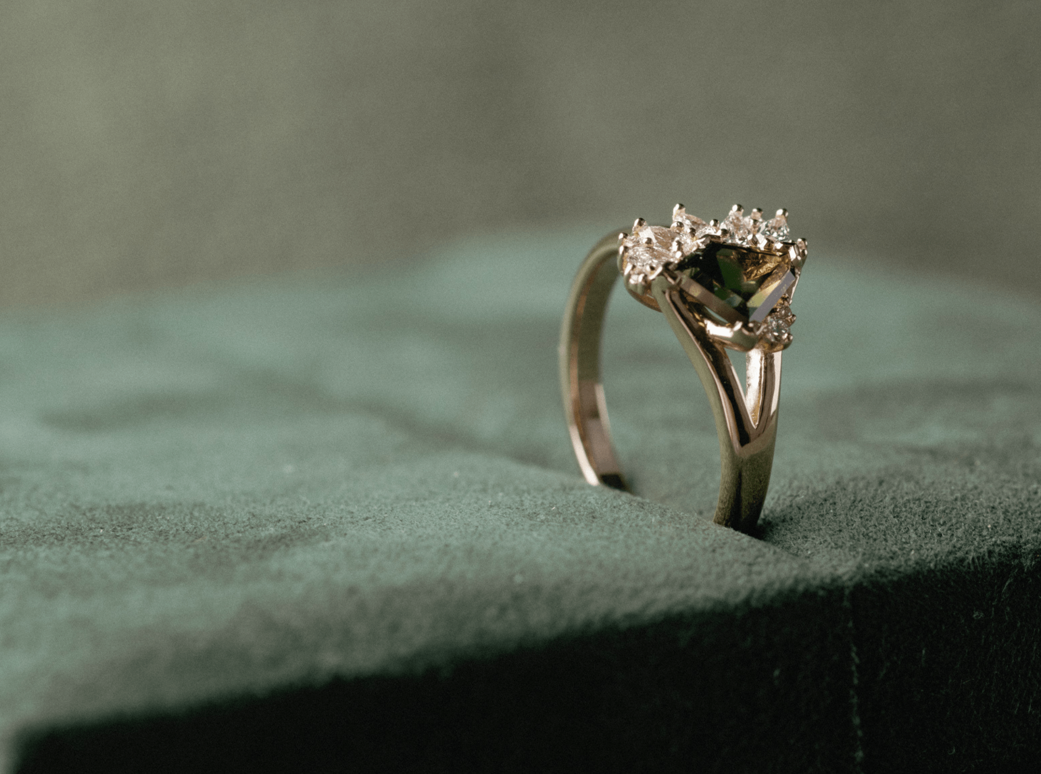 Spray Cluster of Parti Sapphire - Laher