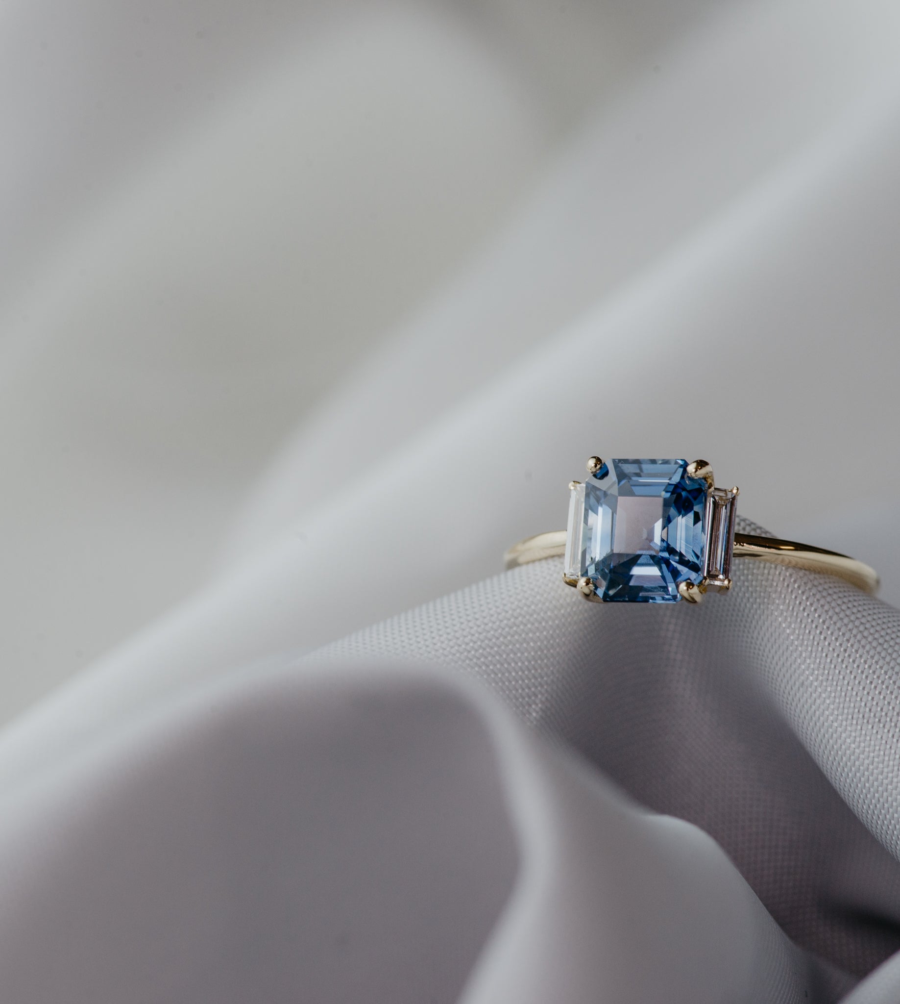 Three Stone of Sapphire & Diamond - Laher