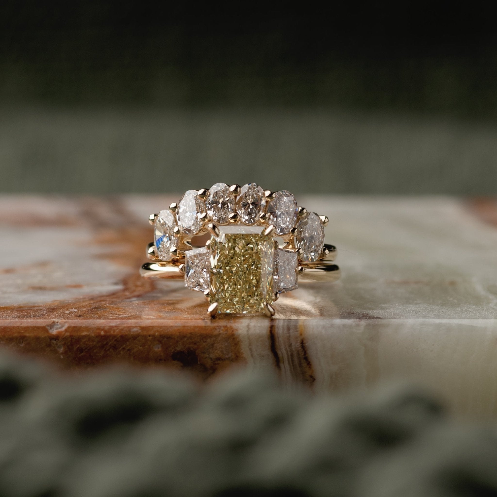 Three Stone Of Warm White & Oval Crown - Laher