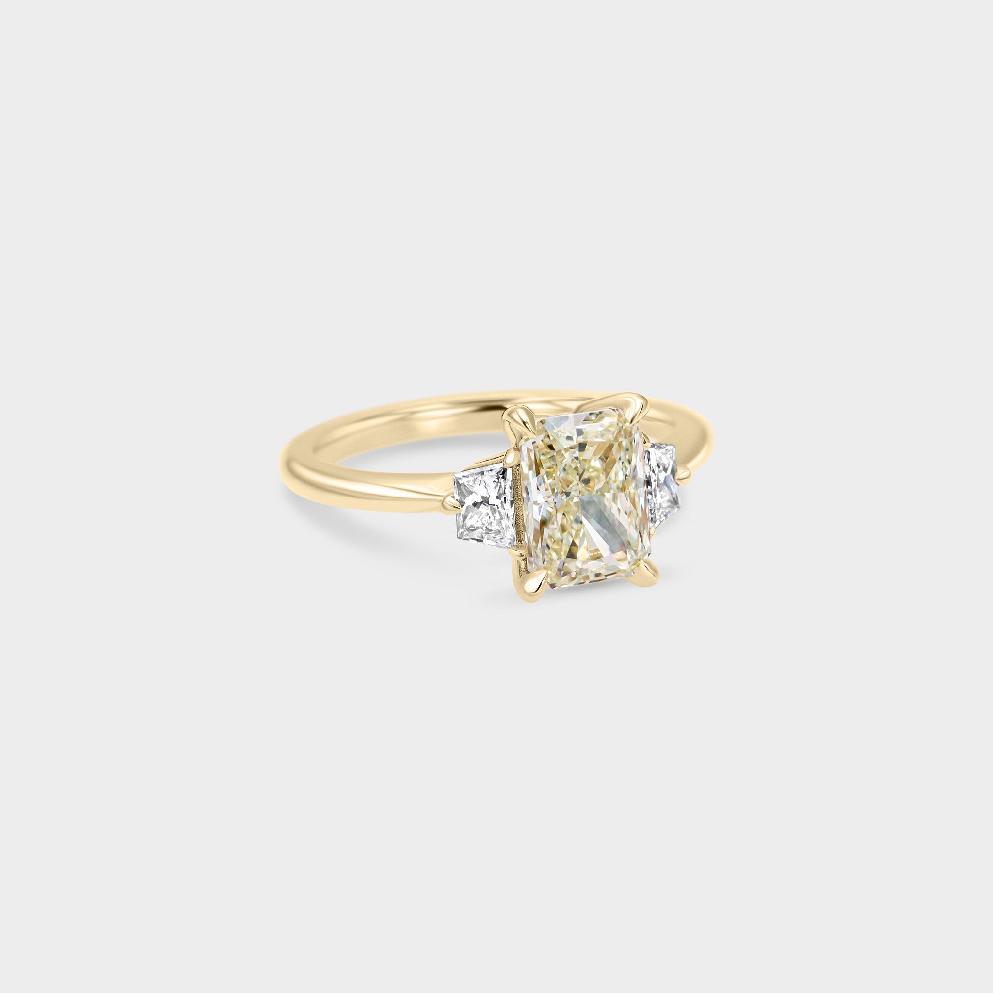 05⌇Three Stone of Warm Radiant & Diamond - Laher -