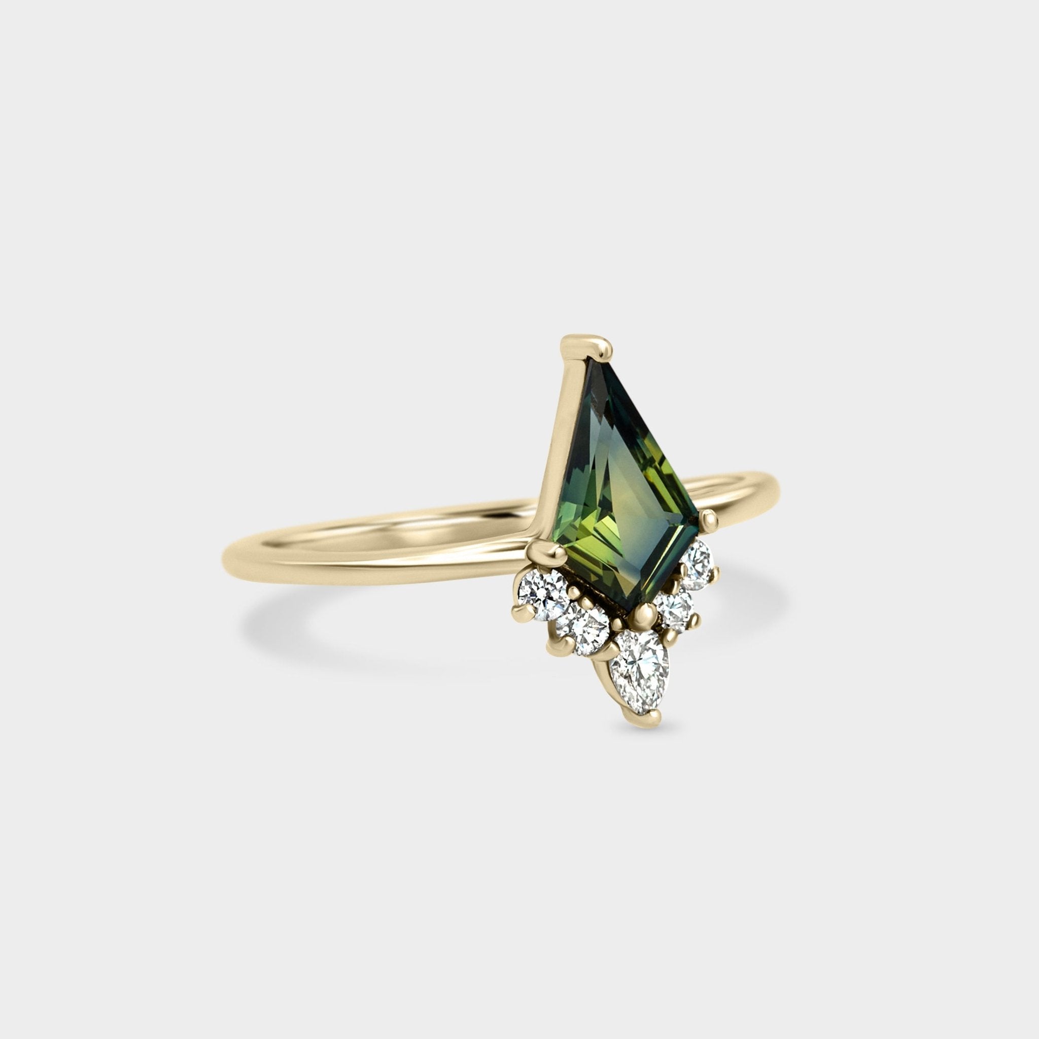 0.94ct Symmetrical Kite Clust of Sapphire - Laher - Rings