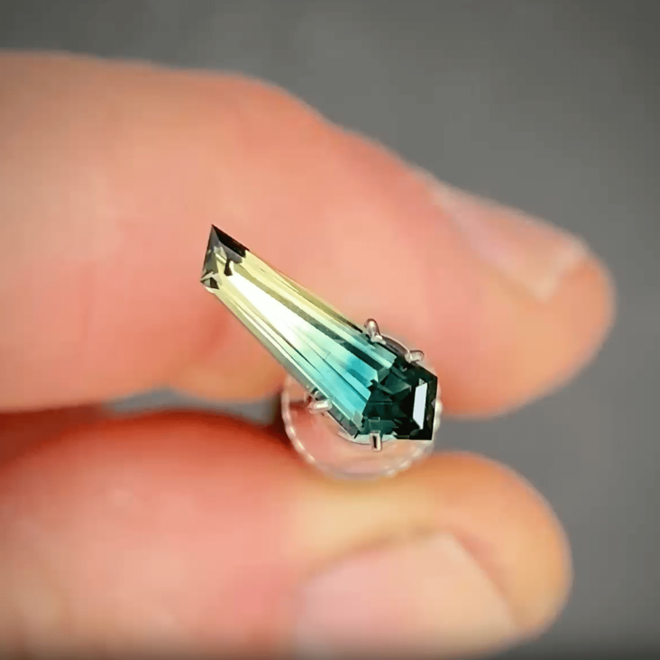 1.14ct Freeform Blue/Yellow Parti Sapphire - Laher - 