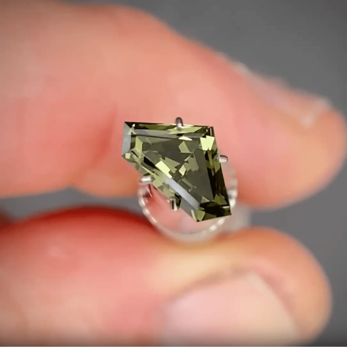 1.15ct Freeform Eucalyptus Green Sapphire - Laher - 