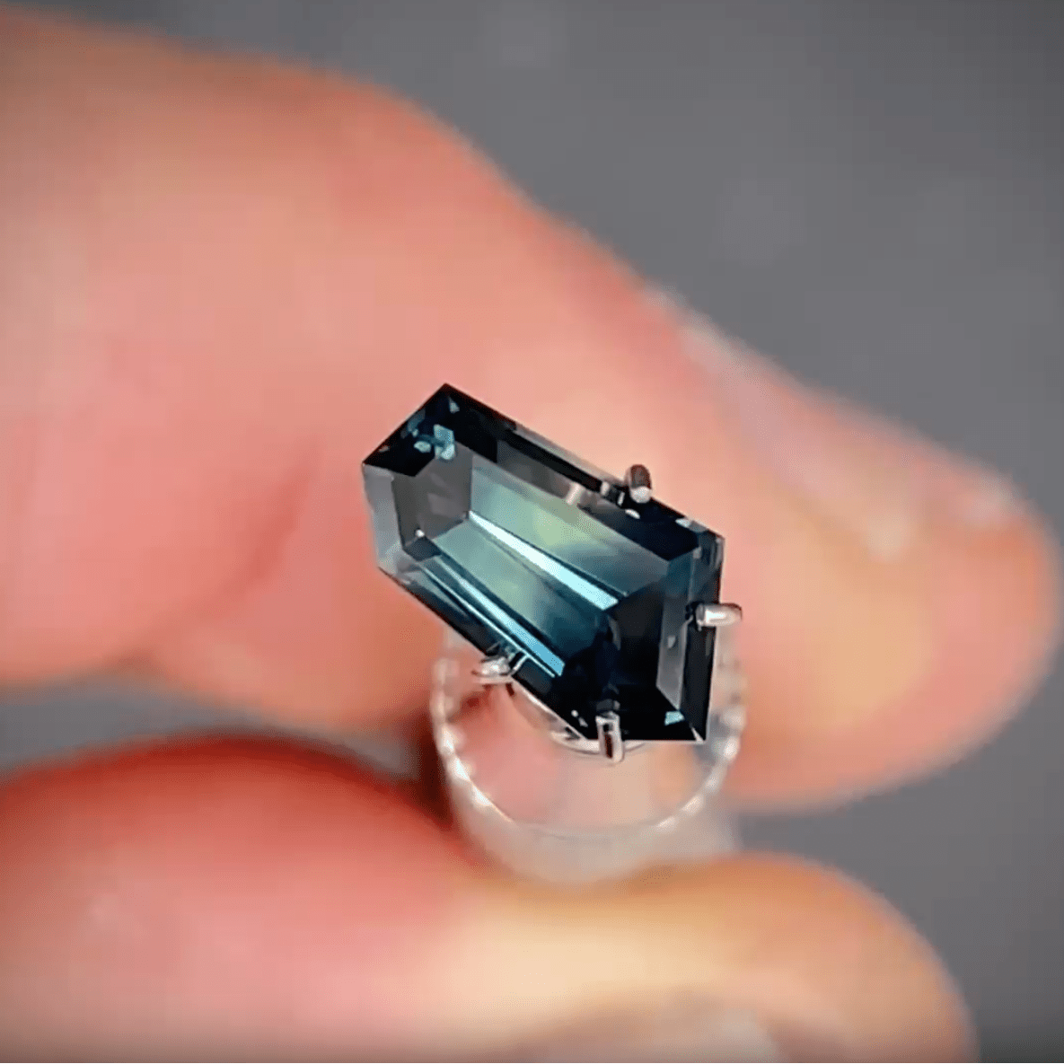 1.39ct Freeform Blue/Yellow Parti Sapphire - Laher - 