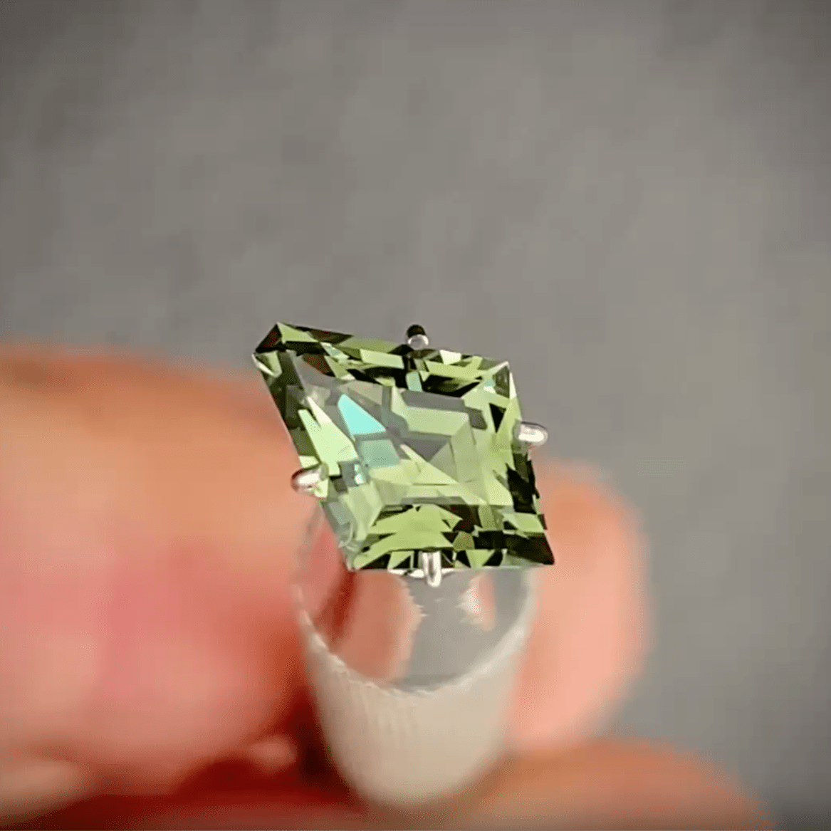 1.48ct Kite Cut Green Sapphire - Laher - 