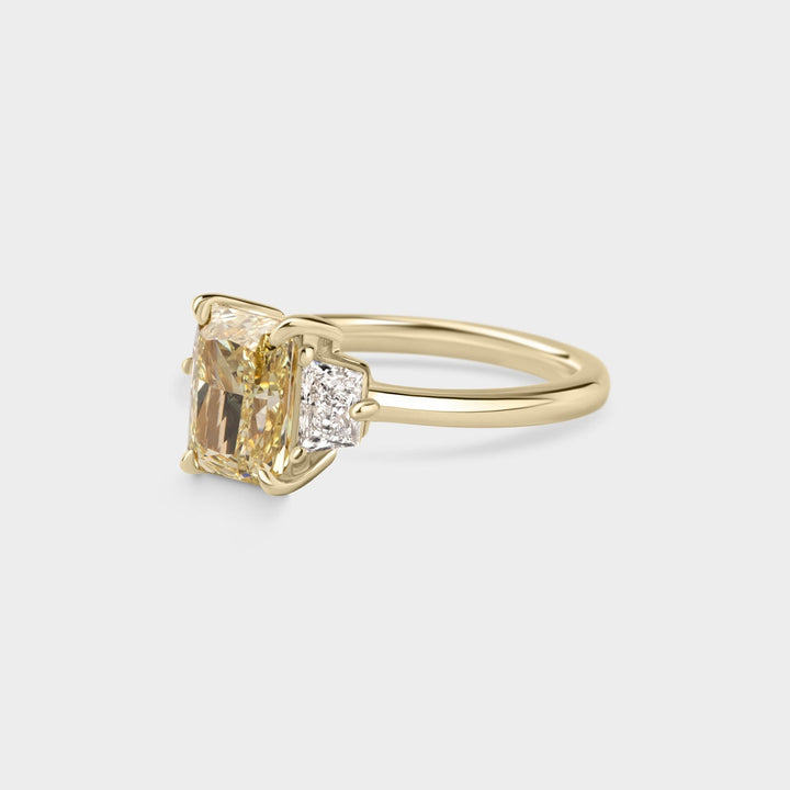 2.03ct Three Stone of Warm White & Diamond - Laher - 