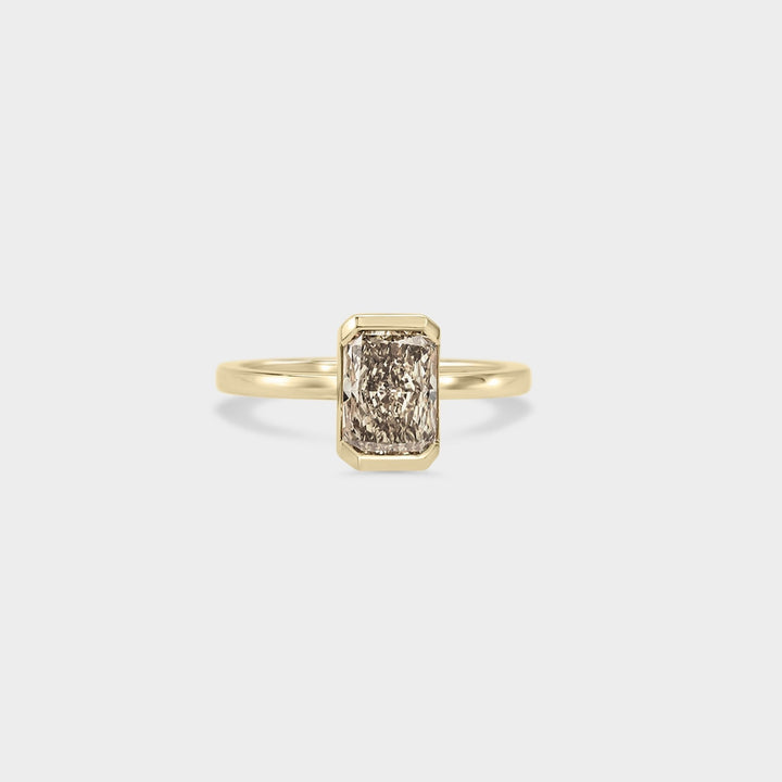 2.10ct Solitaire of Champagne Diamond - Laher -