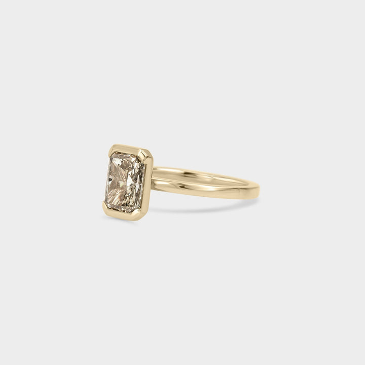 2.10ct Solitaire of Champagne Diamond - Laher -