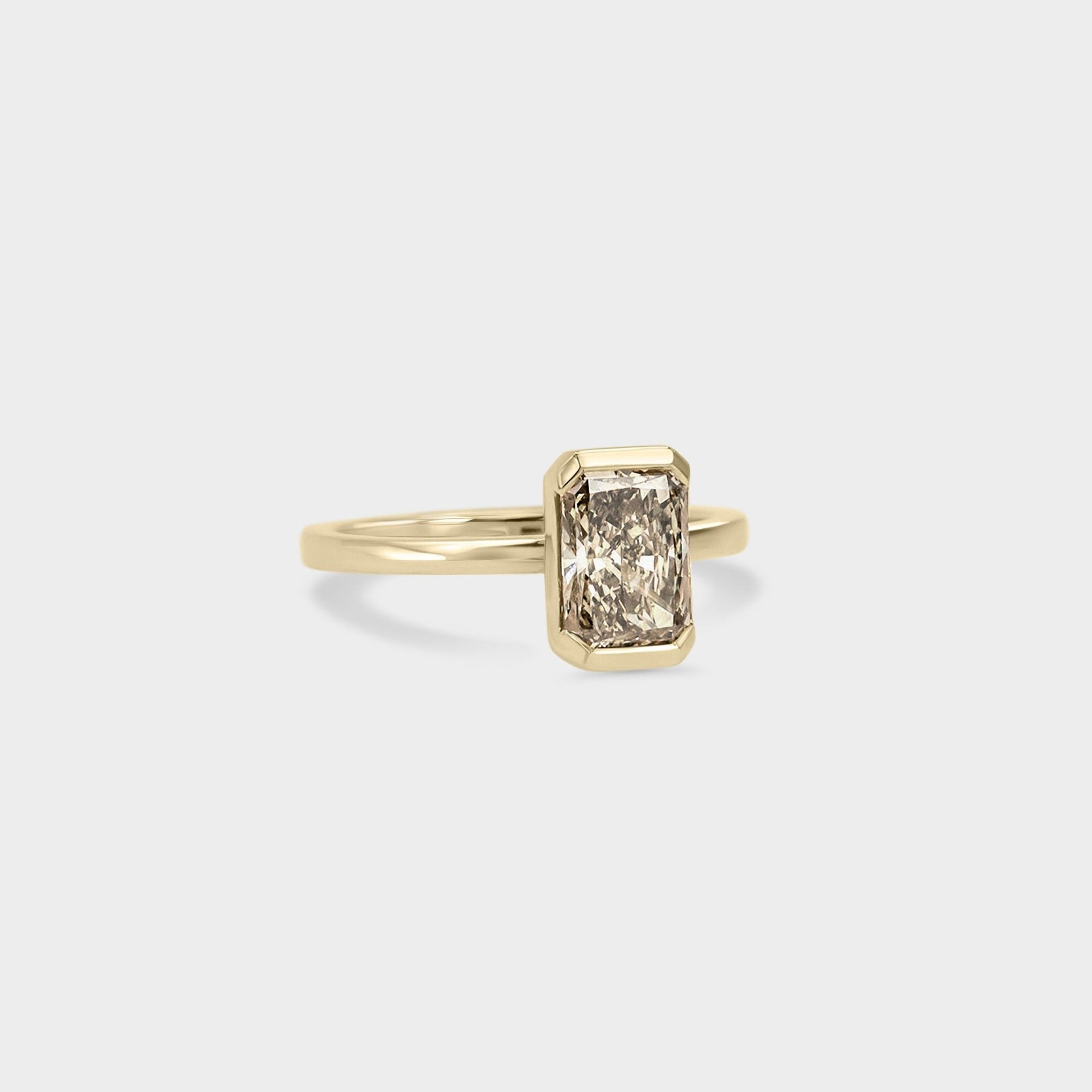 2.10ct Solitaire of Champagne Diamond - Laher -