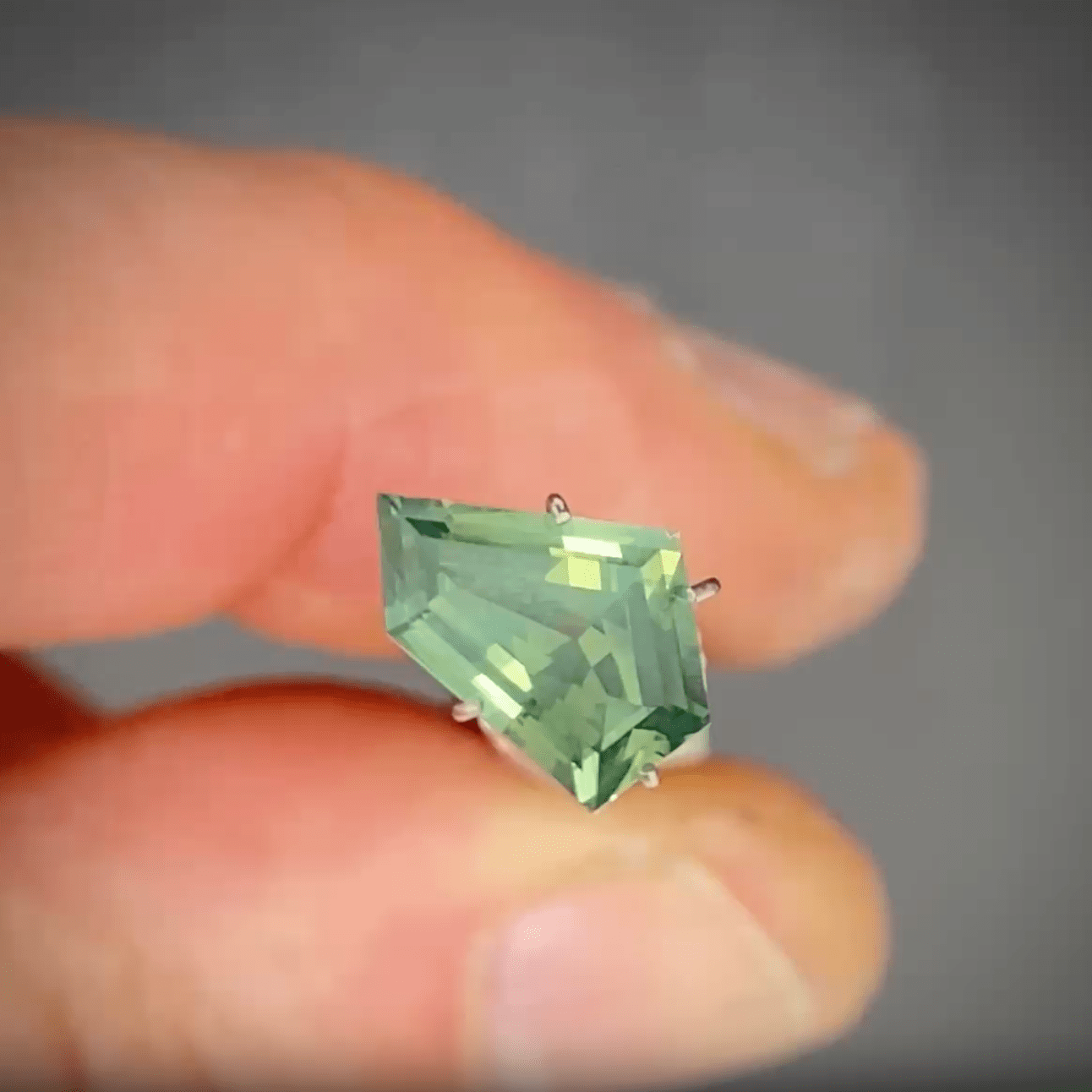 2.52ct Freeform Green Sapphire - Laher - 