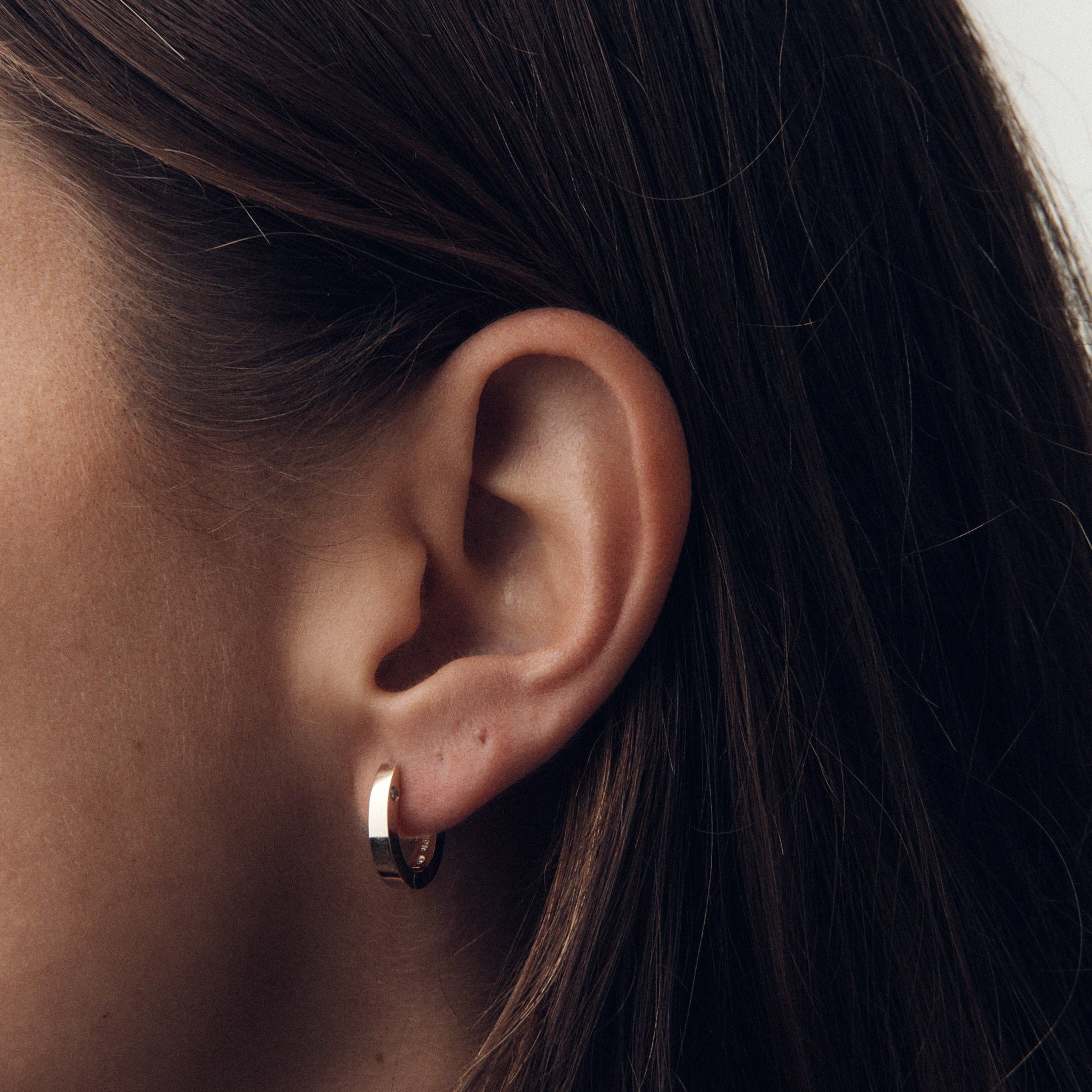 Tapered Hoops w/ Diamond (Small)