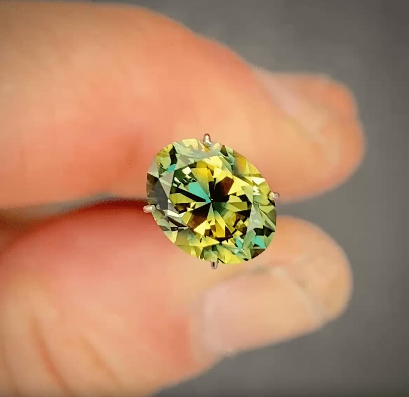 3.01ct Oval Blue/Yellow Parti Sapphire - Laher - 
