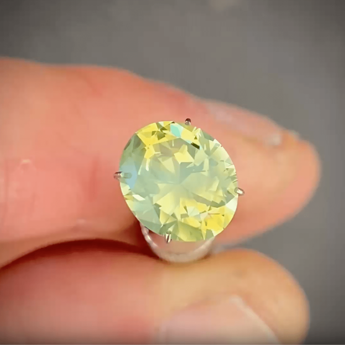 3.32ct Green Yellow Parti Sapphire - Laher - 