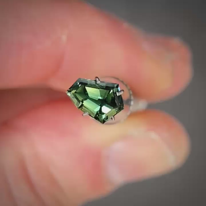 1.00ct Freeform Blue/Yellow Parti Sapphire