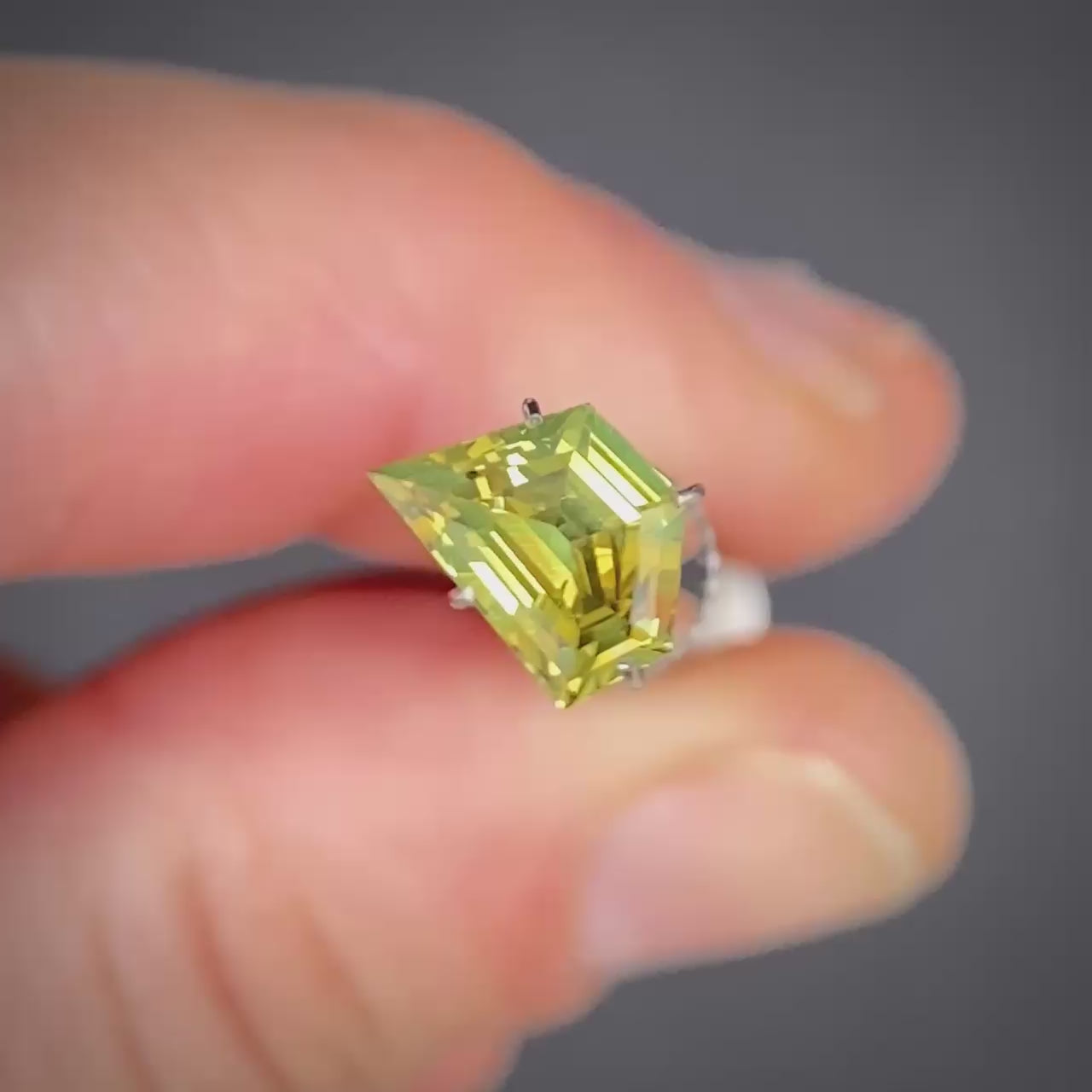 1.71ct Freeform Yellow/Green Parti Sapphire