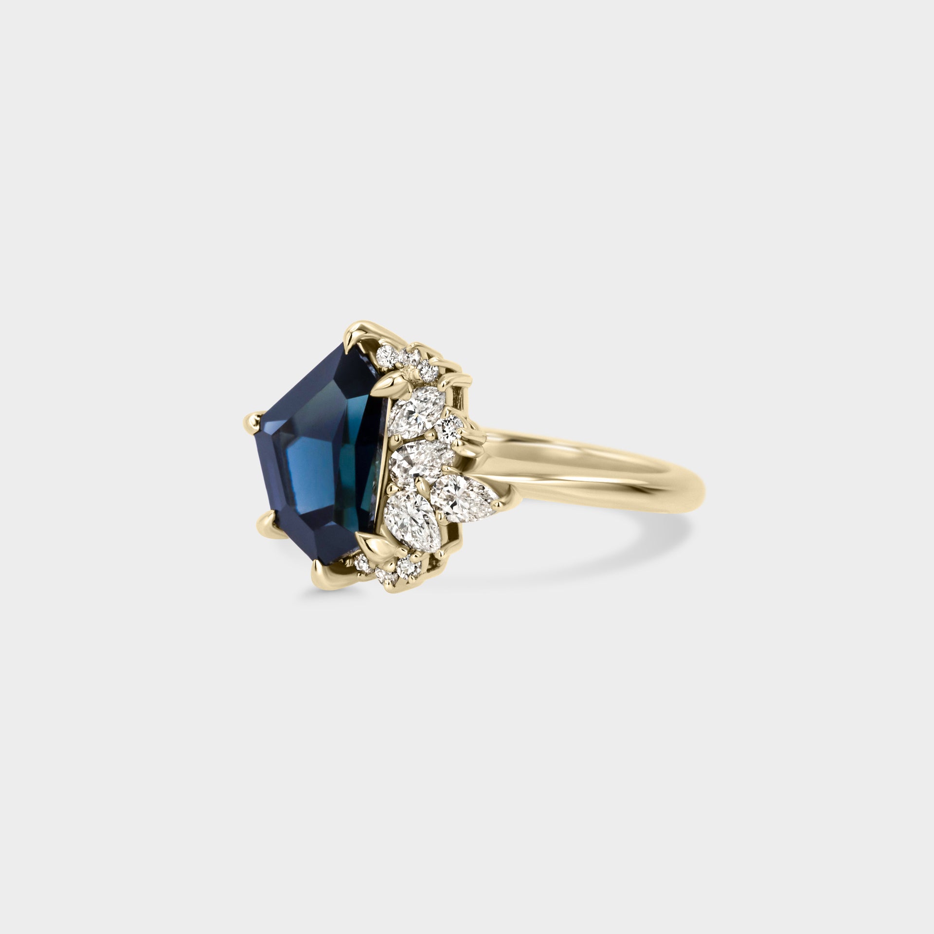 1.61ct Irregular Cluster of Sapphire