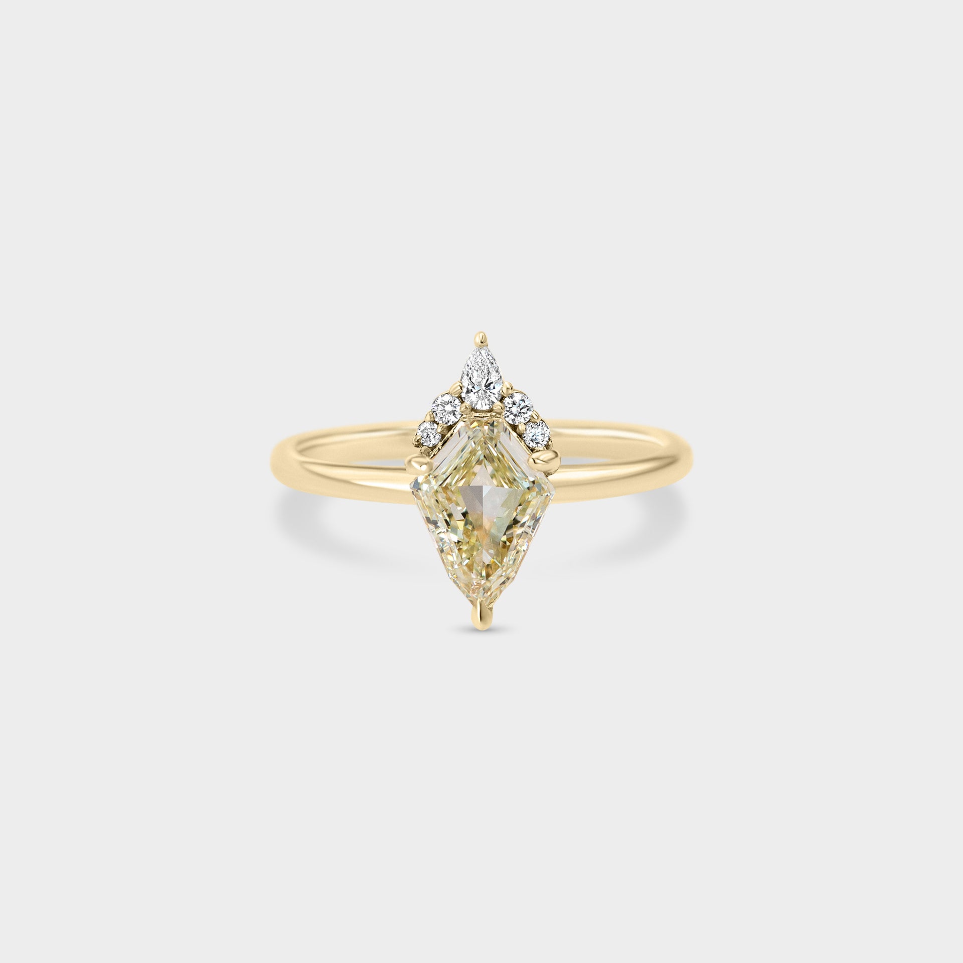 1.07ct Symmetrical Cluster of Warm Diamond