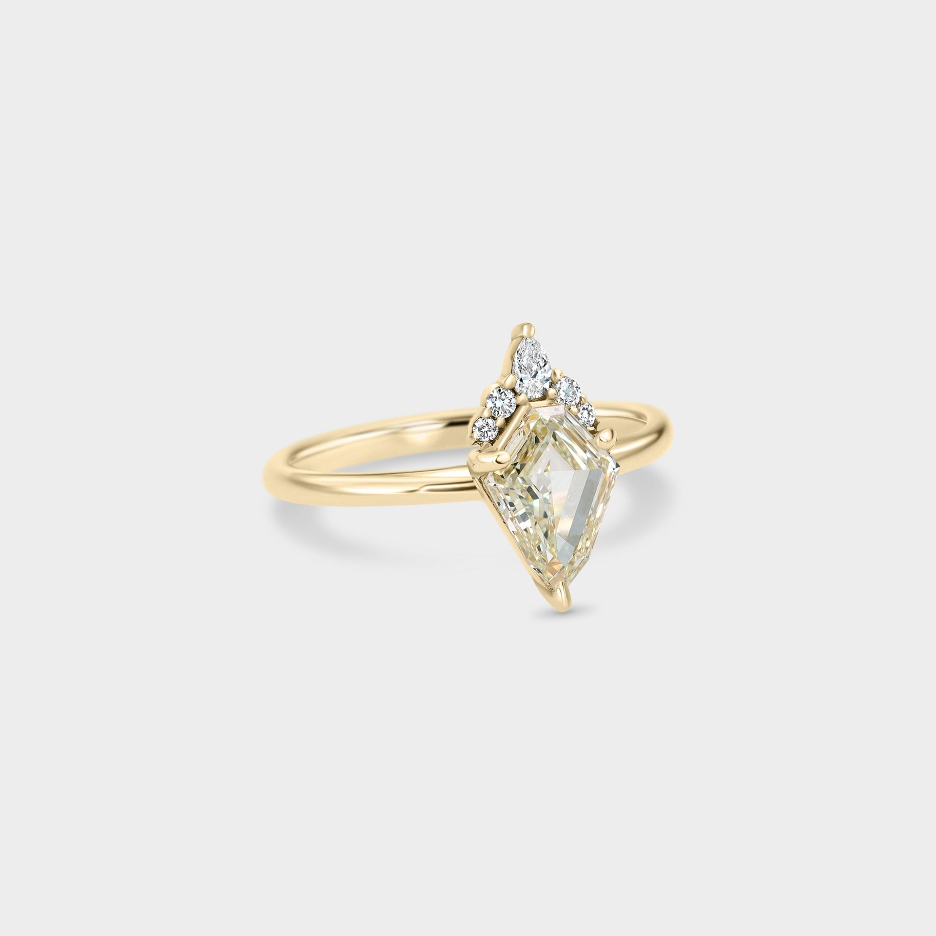 1.07ct Symmetrical Cluster of Warm Diamond