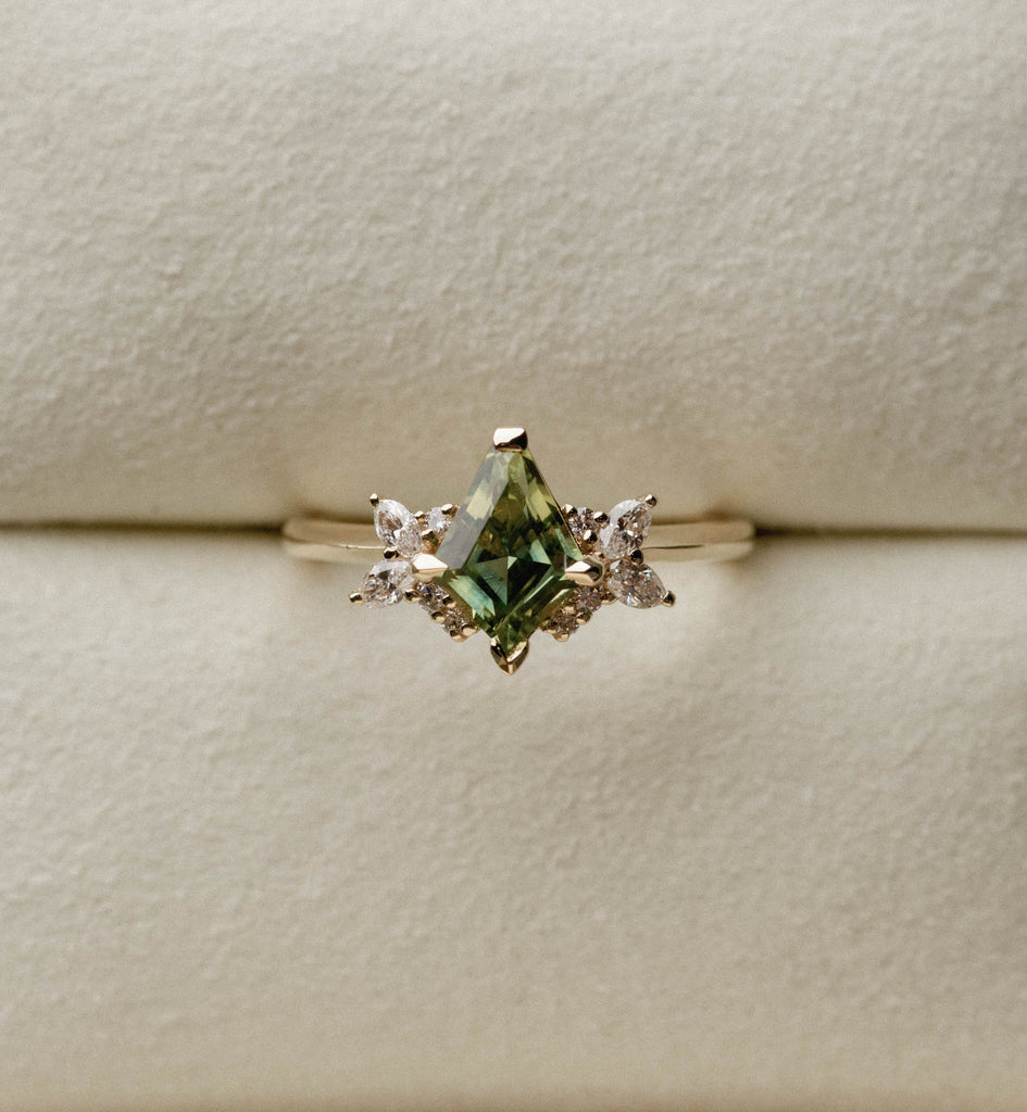 1.28ctct Symmetrical Cluster of Kite Green Sapphire & Diamond