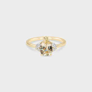 02⌇Symmetrical Cluster of Yellow Sapphire