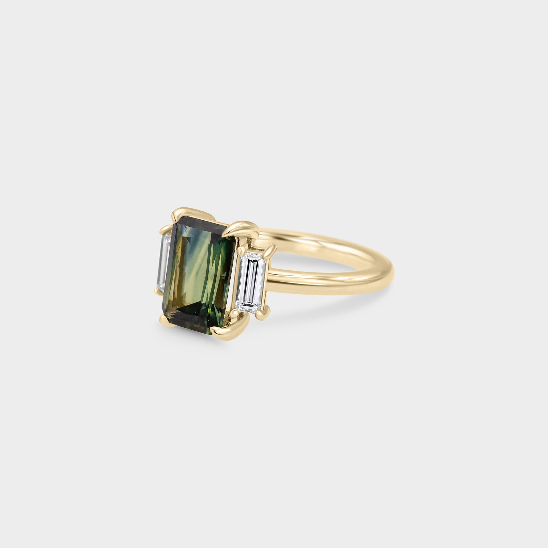 2.69ct Three Stone of Sapphire & Diamond