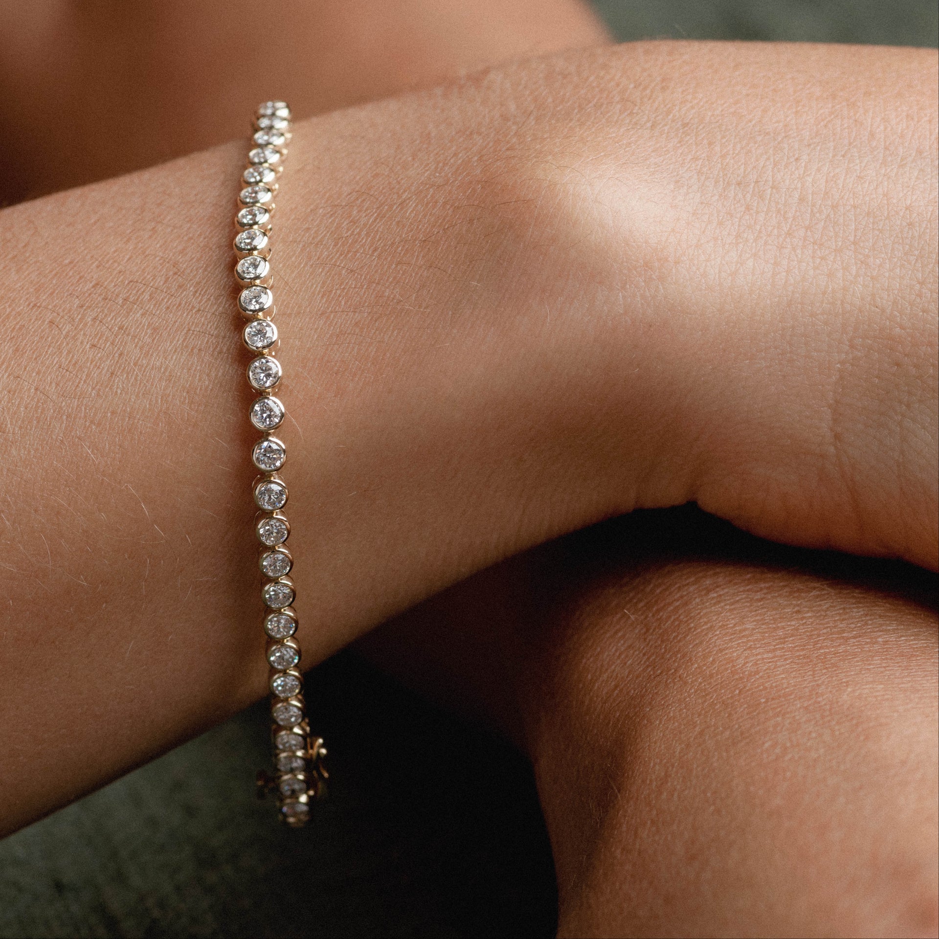 Round Bezel Diamond Tennis Bracelet