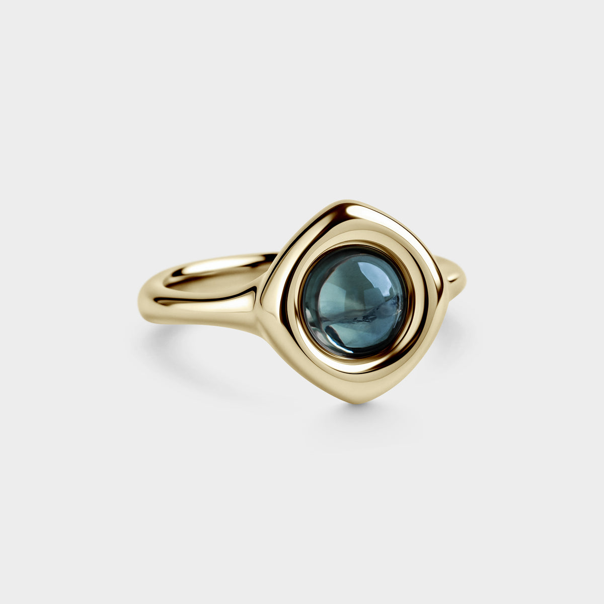 Signet of Blue Round Cabochon
