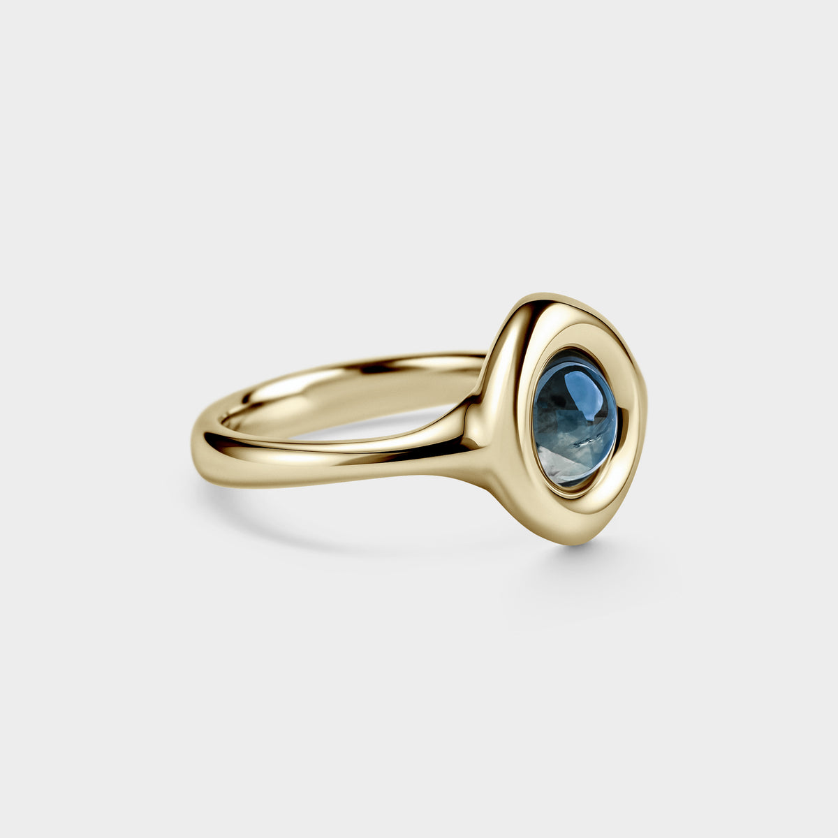 Signet of Blue Round Cabochon