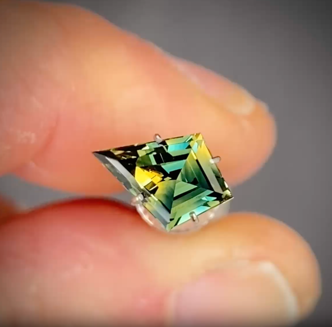 1.61ct Kite Cut Blue/Yellow Parti Sapphire