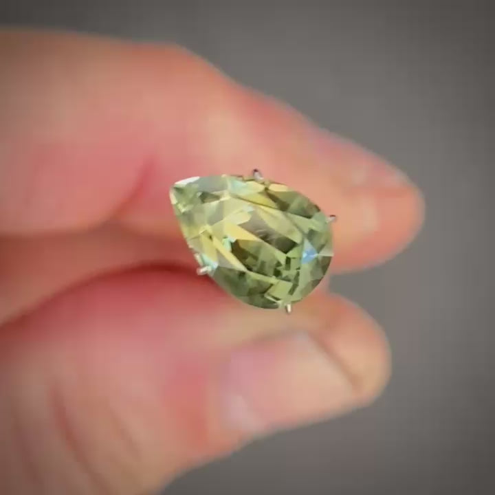 2.97ct Pear Green/Yellow Parti Sapphire