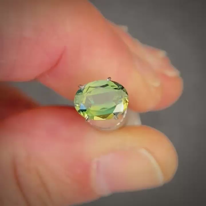 1.25ct Oval Blue/Yellow Parti Sapphire