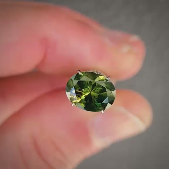 2.24ct Oval Green/Yellow Parti Sapphire