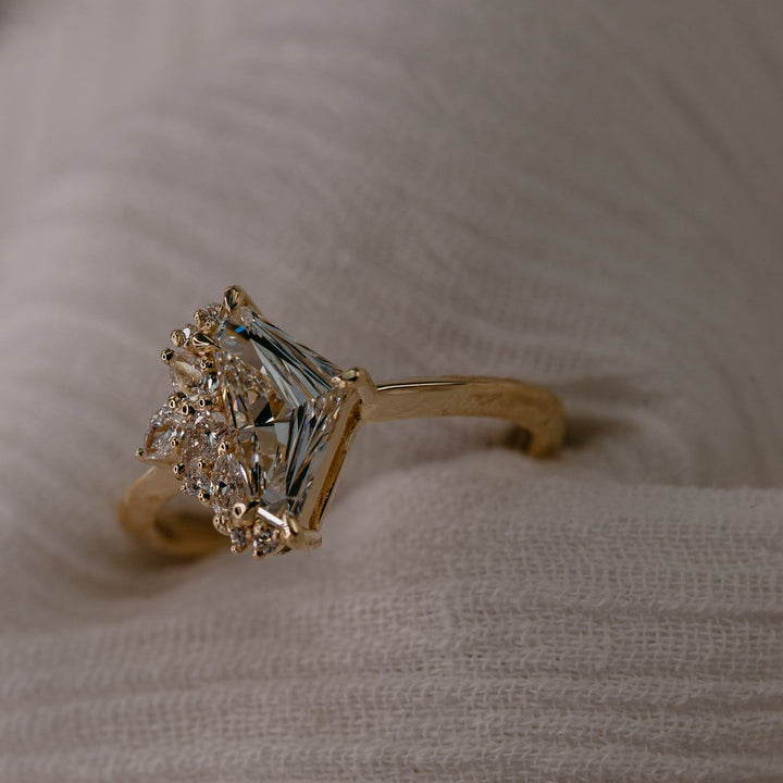 03⌇Irregular Cluster of White Diamond - Lei è -