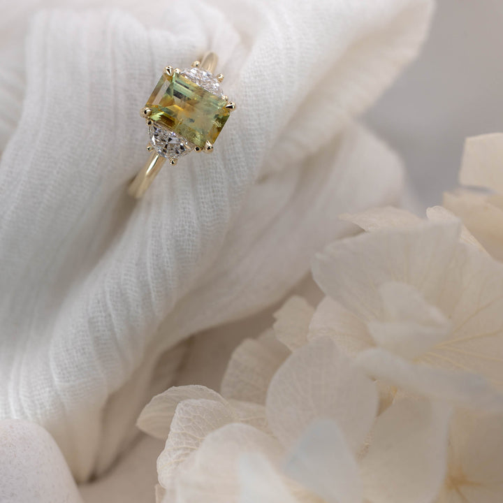 05⌇Three Stone of Sapphire & Diamond - Lei è -